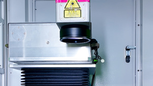 آلة وسم بالليزر ملونة ثلاثية الأبعاد مع إمكانية معالجة المعادن وتصميم موفر للطاقة للاتصالات - Product Image 6