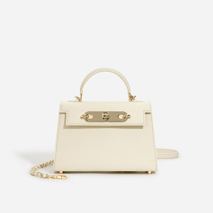 Sac à bandoulière carré en cuir de vachette polyvalent pour femme, mini sac de luxe de marque unique pour petites filles, collection 2026, vente en gros - Product Image 3