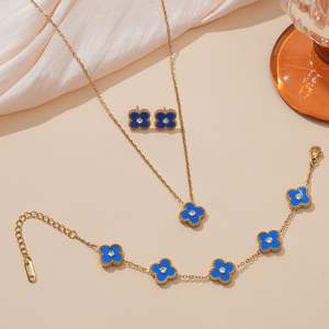 Stainless Steel Non-Fading Double-Sided Four-<b>Leaf</b> Clover Set Necklace Women Fashionable Elegant <b>Light</b> Luxury High-End Niche - Product Image 3