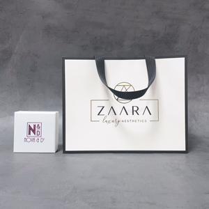 Sac fourre-tout cadeau blanc personnalisé 27x8x21cm avec logo doré métallique, poignée en sangle, sacs shopping en papier avec votre propre logo - Product Image 1