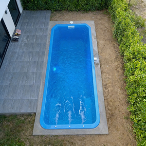สระว่ายน้ำไฟเบอร์กลาสแบบฝังดิน ทนทานต่อการแตกร้าว ปรับแต่งได้ตามต้องการ พร้อมสปาใต้ดินสำหรับครอบครัว - Product Image 4
