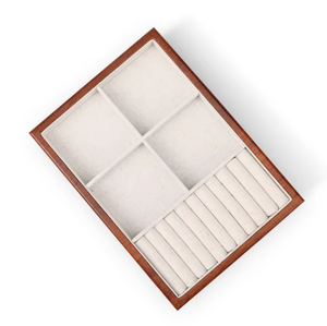 Plateau de rangement à bijoux empilable en bois avec doublure en tissu doux et compartiments divisés pour l'organisation des boucles d'oreilles et des bagues en magasin de détail - Product Image 4