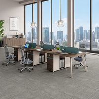 Postes de travail en îlots pour bureaux, bureaux modulaires pour 2, 4 ou 6 personnes, postes de travail informatiques modernes avec séparateur, ensemble table et chaise, mobilier de bureau