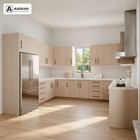 Meuble de cuisine moderne en chêne blanc avec portes à battants, aménagement en U, dimensions personnalisées, rangement par tiroirs et boîtes en panneaux de particules