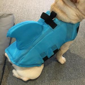 Chaleco salvavidas para bulldog francés, diseño de tiburón azul, chaleco de natación para perros, equipo de seguridad acuática - Product Image 3