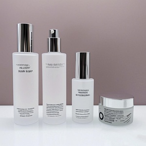 Vente en gros de flacons en verre rose givré personnalisés de 15 ml, 20 ml, 30 ml, 40 ml, 50 ml, 60 ml, 80 ml, 100 ml, 120 ml avec pompe à pression argentée ou dorée - Product Image 1