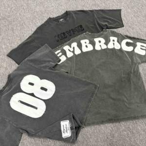 Camiseta Vintage Lavado al Ácido con Bordado de Apliques y Efecto Desgastado, Corte Ancho, 100% Algodón Grueso para Hombre - Product Image 4