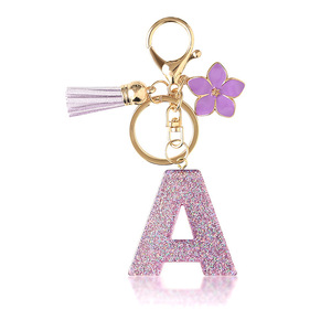 Llavero <span class=keywords><strong>de</strong></span> resina DIY con letra inicial del alfabeto inglés <span class=keywords><strong>de</strong></span> 26 letras, color morado con purpurina, colgante <span class=keywords><strong>de</strong></span> flor morada y borlas, para bolso - Product Image 3