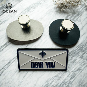 Fabrication de badges à épingle de style vintage, badge à épingle personnalisé, badge ovale - Product Image 4