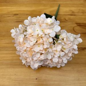 Fiori di Seta per Matrimoni all'Ingrosso, 5 Teste di Ortensia Artificiale Rossa, Rosa e Bianca per Decorazioni Nuziali - Product Image 4