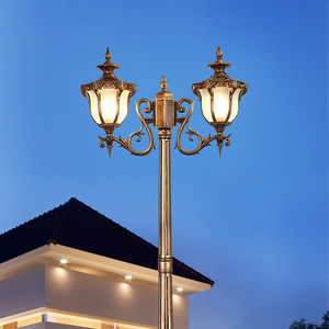 โคมไฟสนามทองเหลืองกลางแจ้ง LED แสงวอร์มไวท์ โคมแก้ว IP66 พลังงานแสงอาทิตย์ 2700K AC 220V พร้อมเซ็นเซอร์ตรวจจับความเคลื่อนไหว รับประกัน 10 ปี - Product Image 1