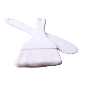 Pinceaux en plastique pour application de masque facial doux de qualité supérieure, brosse en plastique pour application de masque d'argile pour un usage corporel pour un usage quotidien en Salon de beauté - Product Image 1