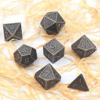 Ensemble de dés DND en métal miniature à écailles de dragon, 7 pièces, polyèdre avec logo personnalisé, forme DND du fabricant pour les jeux