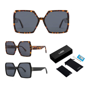 <span class=keywords><strong>Lunettes</strong></span> vente en gros nouveau logo personnalisé <span class=keywords><strong>lunettes</strong></span> <span class=keywords><strong>de</strong></span> <span class=keywords><strong>soleil</strong></span> mode femmes <span class=keywords><strong>lunettes</strong></span> <span class=keywords><strong>de</strong></span> <span class=keywords><strong>soleil</strong></span> carrées rétro <span class=keywords><strong>pas</strong></span> <span class=keywords><strong>cher</strong></span> surdimensionné <span class=keywords><strong>lunettes</strong></span> <span class=keywords><strong>de</strong></span> <span class=keywords><strong>soleil</strong></span> <span class=keywords><strong>de</strong></span> luxe. - Product Image 1