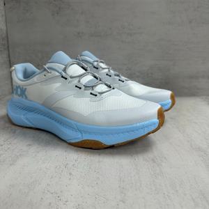 รองเท้าวิ่งเดินผู้ชายแบรนด์ดีไซน์หรูหรา รุ่นปี 2026 สไตล์บาสเก็ตบอล แบบผูกเชือก ระบายอากาศได้ดี สวมใส่สบาย - Product Image 4