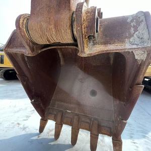 Excavatrice sur chenilles Komatsu PC400, 40 tonnes, hydraulique, bon état, faible nombre d'heures de fonctionnement, pour travaux de construction et d'exploitation minière. - Product Image 3