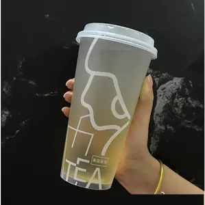 Cangkir jus plastik sekali pakai restoran Logo kustom kopi teh susu gelembung pabrik dengan tutup