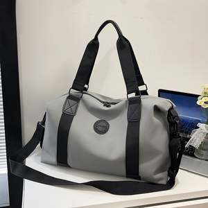 Sac de sport grande capacité personnalisé avec logo, séparation humide/sec, compartiment à chaussures dédié, rangement multifonctionnel pour le yoga - Product Image 1
