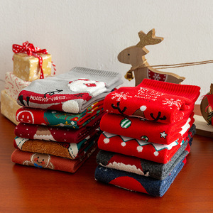 Chaussettes mi-mollet en coton tricoté antidérapantes pour femmes, cadeau <span class=keywords><strong>de</strong></span> Noël pour couples, automne/hiver, chaussettes mignonnes à imprimé numérique dessiné à la main - Product Image 4