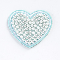 2025 nouveauté mariage mariée Bling strass perle perlée patchs presse à chaud blanc en plastique perle coeur Patch