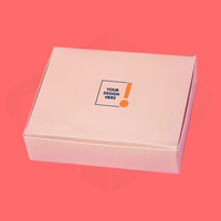 Boîte cadeau en carton ondulé blanc et rose écologique réutilisable en gros avec logo personnalisé imprimé pour l'expédition de vêtements et de cosmétiques