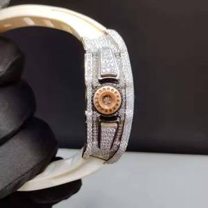 Reloj de Lujo Antiguo Cuadrado con Diamantes VVS de Alta Calidad, en Acero Inoxidable, Unisex, con Movimiento Automático de Moissanita - Product Image 3