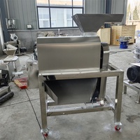 Industriële machine voor het ontpitten en pulperen van fruit en groenten, zoals pruimen, loquat, mango's, selderij en appels