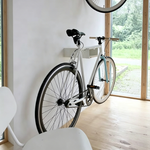 Support mural multifonctionnel moderne en métal noir robuste pour vélos, casques, clés, verrous et autres accessoires de rangement domestiques - Product Image 3