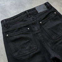 Jeans baggy noirs délavés personnalisés OEM pour hommes avec broderie de fleurs de cerisier samouraï et finition usée pour un style streetwear vintage Y2K