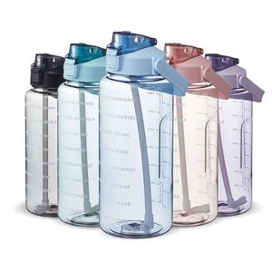 Bouteilles d'eau de sport en plastique sans BPA de 2 L (64 oz) pour la gym, avec marqueur de temps, vente en gros - Product Image 1