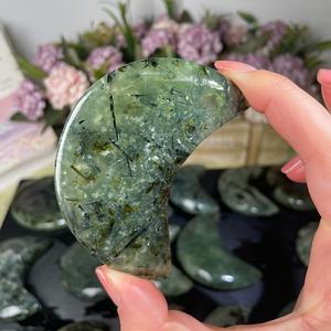 Piedra Natural de Prehnita en Forma de Luna, Cristal Curativo para Reiki, Meditación, Decoración del Hogar, Colección, Regalo Espiritual, Venta al por Mayor - Product Image 1