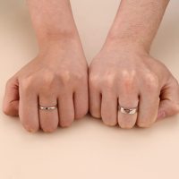 Ensemble de bagues de couple en cuivre Jeutelis - Design à fermoir avec icône cœur, bague de promesse sentimentale pour elle et lui
