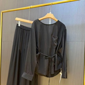 Set Estivo da Donna alla Moda, Nuovo Stile, Camicetta con Colletto e Laccio in Tinta Unita e Pantaloni Casual in Tela, Taglia Unica - Product Image 4