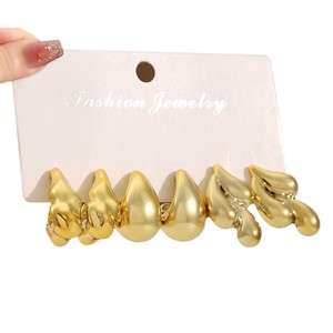 Boucles d'oreilles créoles géométriques en résine plaqué or pour femme, bijoux de fête tendance, ensemble 2,7 cm et 2,5 cm - Product Image 2