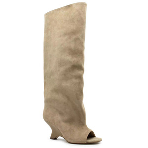 Élégantes <span class=keywords><strong>bottes</strong></span> hautes décontractées pour femme en daim <span class=keywords><strong>beige</strong></span>, à bout ouvert et talon compensé courbé, pour le shopping et les activités de plein air - Product Image 2