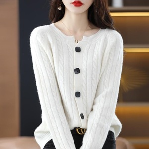 Robuuste jacquard gebreide trui voor dames, korte ronde hals, verdikt, herfst- en wintercardigan, stijlvol met knopen - Product Image 4