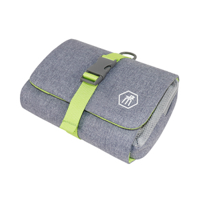Pochette de rangement de voyage verte, sac organisateur de cosmétiques en maille suspendu avec poches zippées, pliable, capacité moyenne - Product Image 4