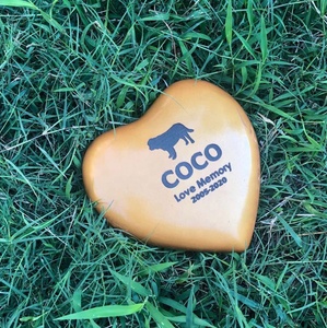 犬の黄金色の記憶のパーソナライズされたペットメモリアルレジンストーンハート庭のペットの飛び石の装飾犬の墓 - Product Image 2