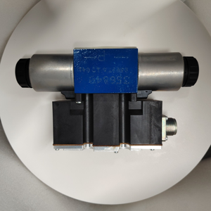 Válvula Servo Proporcional 4WRPEH6C4B40L-3XM24A1 4WRPEH6C3B24L-3XM24A1 4WRPEH6C1B24L-3XM24A1 para Máquina de Moldeo por Inyección - Product Image 6