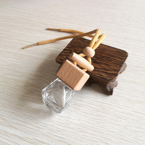 Personalizar lujo 8ml colgante coche difusor botella de perfume de vidrio con tapa de madera - Product Image 5