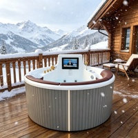 Bain à remous extérieur haut de gamme avec téléviseur intelligent, baignoire de massage ronde autoportante de 1,7 m pour villa de luxe et jardin