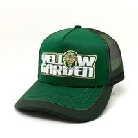 Gorra Trucker de Malla Verde Bosque con Bordado de Texto Contorneado Multicolor Personalizado al por Mayor