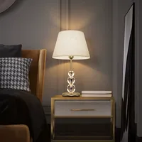 Lámpara de Mesa LED de Cobre de Estilo Nórdico Moderno con Pantalla de Tela Flexible Ecológica, Base para Bombilla E14, para Uso en Dormitorio junto a la Cama