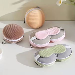 Oreiller de voyage 2-en-1 occultant en forme de U avec masque de sommeil découpé, doux, réglable et respirant en polyester pour la sieste en avion - Product Image 3