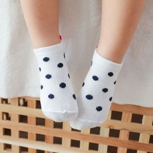 5 Paires/<span class=keywords><strong>lot</strong></span> 0-2Y Mignon Belle Court Bébé <span class=keywords><strong>Chaussettes</strong></span> Coeur Rouge pour Les Filles Coton Maille Mignon Nouveau-Né Garçon Enfant En Bas Âge Chaussette Blanche - Product Image 4