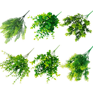 Künstliche Grüne Blätter und Büsche aus der Fabrik, Künstlicher Eukalyptus für Hochzeits-Blumenwände, Heim- und Gartendekoration, Künstliches Grün - Product Image 1