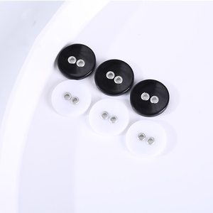 Yiwu wintop tùy chỉnh thực hiện bạc kim loại dây giày 2 lỗ tròn nhựa rắn Trắng Nút áo đen để trang trí - Product Image 6