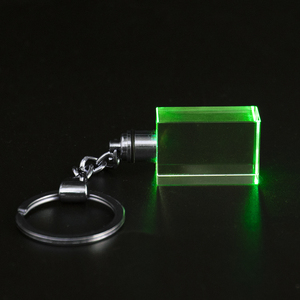 Porte-clés <span class=keywords><strong>en</strong></span> <span class=keywords><strong>verre</strong></span> lumineux LED vierge K9 <span class=keywords><strong>en</strong></span> gros, gravure laser 3D personnalisée de photos, porte-clés <span class=keywords><strong>en</strong></span> cristal pour produits promotionnels - Product Image 2
