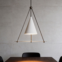 Luminaire suspendu LED triangulaire moderne, lampe suspendue minimaliste en fer et acrylique, garantie de 3 ans, installation facile pour utilisation en intérieur