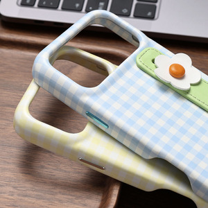 Funda para iPhone Zenos con Diseño a Cuadros, Tira de Tela y Decoración de Flores 3D, Patrón de Rejilla, Antigolpes - Product Image 4